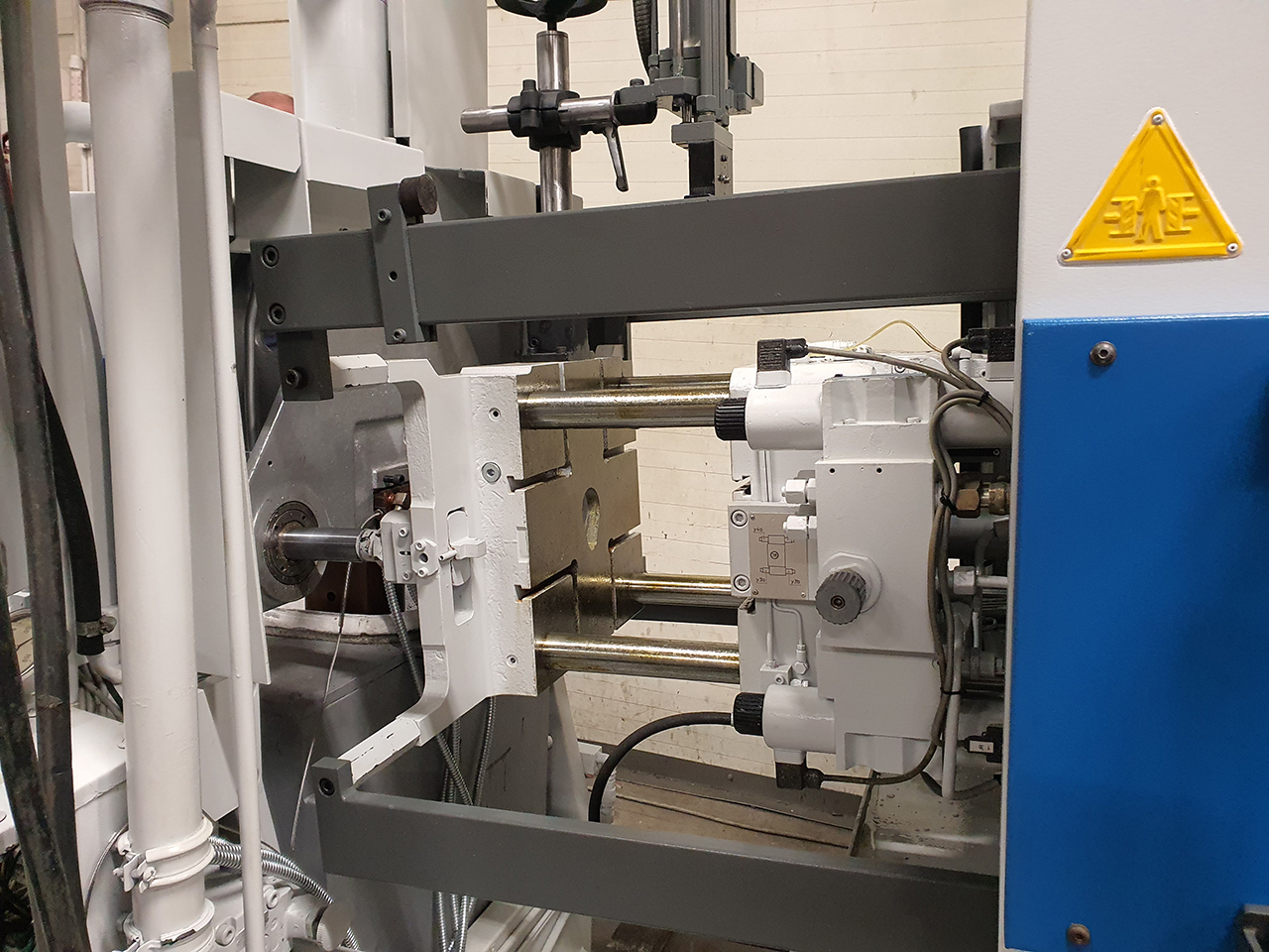 overhaul-retrofit-Frech-DAW-20-S-hot-chamber-die-casting-machine-p3 Überholung von Frech DAW 20 Warmkammer Druckgießmaschine