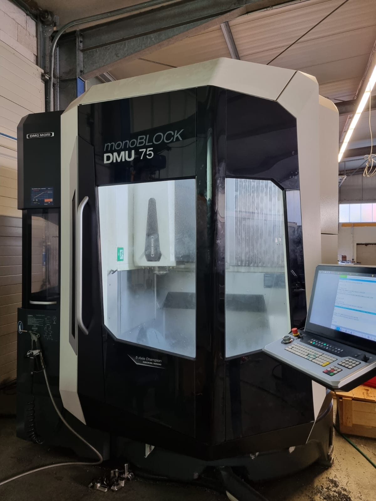 DMG MORI DMU 75 monoBLOCK – 5-Achsen-CNC-Bearbeitungszentrum BA2355, gebraucht