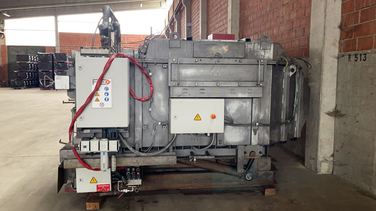 ZPF Foundry 4 TD3150SC Dosierofen O1744, gebraucht ZPF Foundry 4 TD3150SC Dosierofen O1744, gebraucht