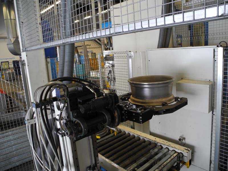 6278bbb5ce0a63ffd5859db0da1ba576 Maus Bohr- und Drehzentrum für Aluminium-Felgen Linie 5, gebraucht