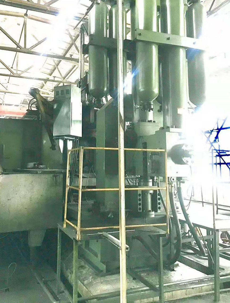 LK Machinery DCM 2500 Kaltkammer Druckgießmaschine KK1540, gebraucht