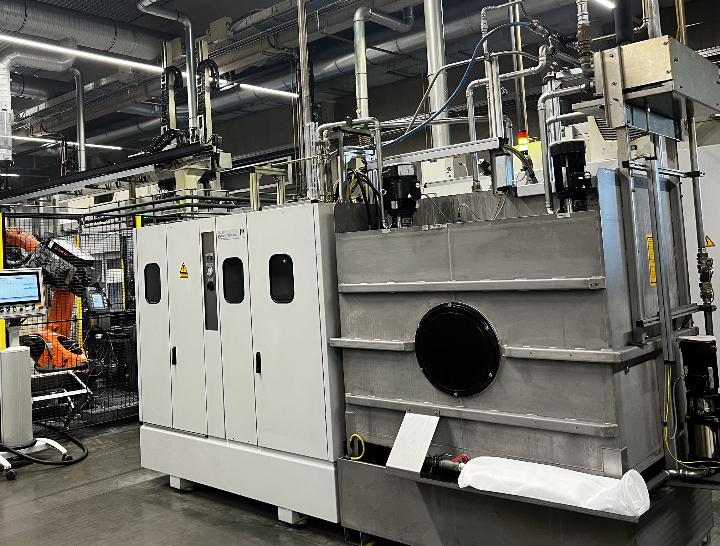 Gebrauchte Piller VectorJet III CNC-Hochdruck-Wasserstrahlschneidanlage und Vakuumtrockner ZU2307